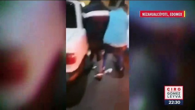 Combi arrastra a moto tres kilómetros