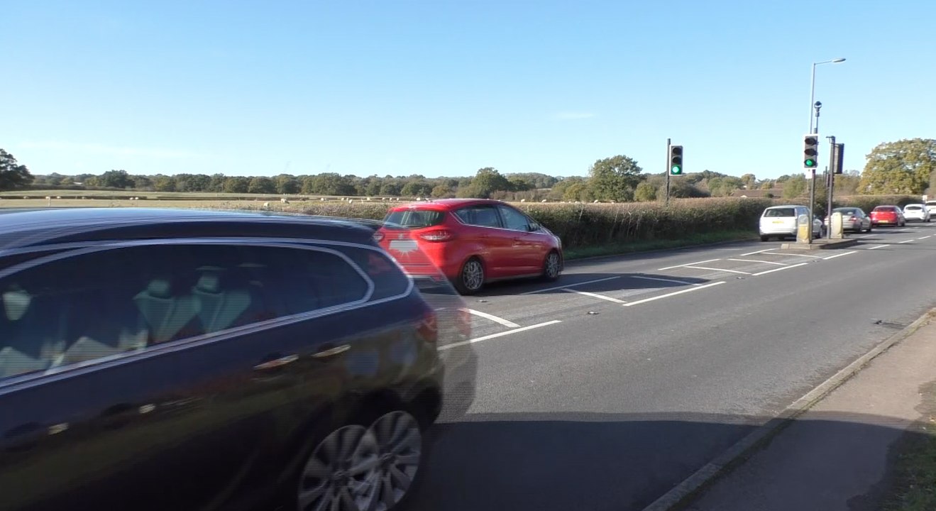 Teenagers arrested after dramatic high speed car chase in Edenbridge