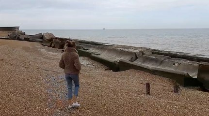 Daugher returns to 'dangerous' site where her father died