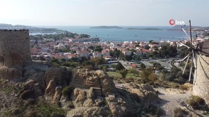 Foça'nın 350 yıllık yel değirmenleri tarihe ışık tutuyor