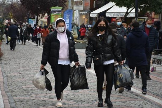'EDİRNE'YE AKIN EDEN BULGAR TURİSTLER, KİŞİ BAŞI 500 EURO HARCIYOR'