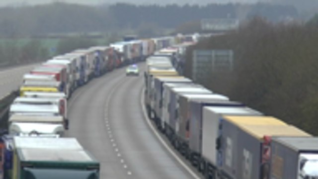 Kent MP urges government not to use M26 as alternative to lorry chaos