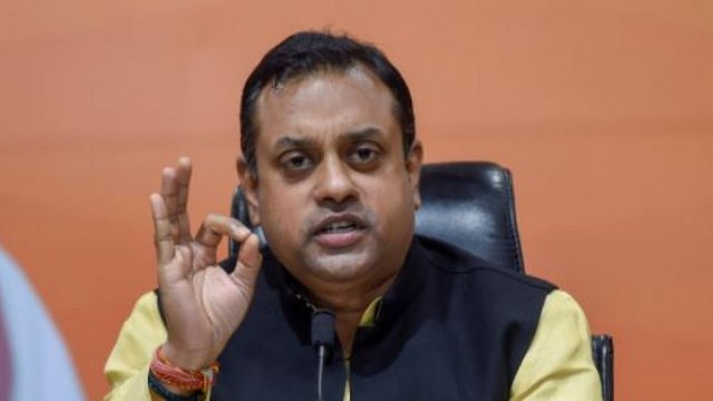 Sidhu calls PAK PM his elder brother, BJP attacks Congress