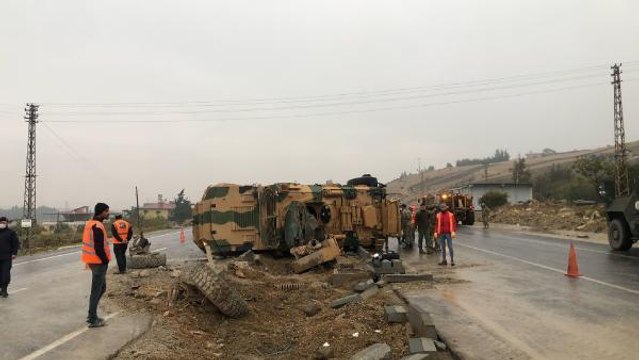 HATAY'DA ASKERİ ARAÇ DEVRİLDİ 3 ASKER YARALI