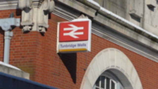 UK weather: 'Snowmageddon' impacts commuters in Tunbridge Wells