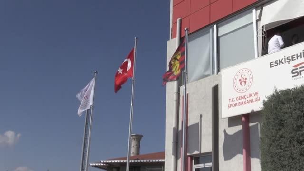 ESKİŞEHİR - Eskişehirspor kadın futbol takımı kurdu