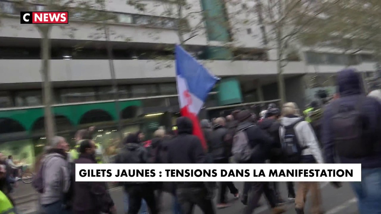 Gilets jaunes : tensions dans la manifestation