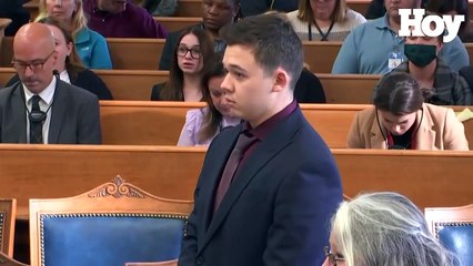 Vea aquí la reacción de joven al ser exculpado de matar a manifestantes