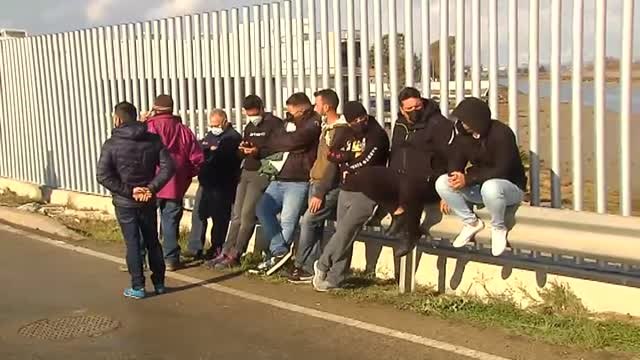 Piquetes y cortes de carretera en el quinto día de huelga en el metal de Cádiz
