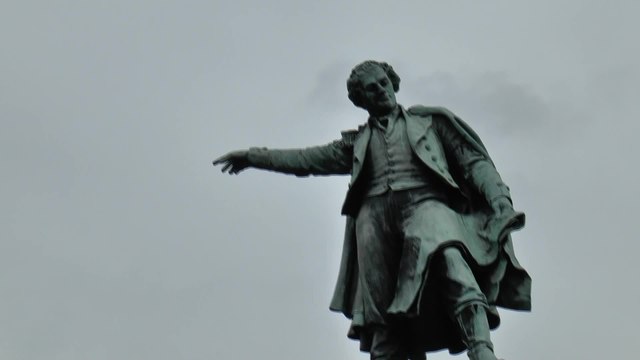 Wetherspoons bans tracksuits