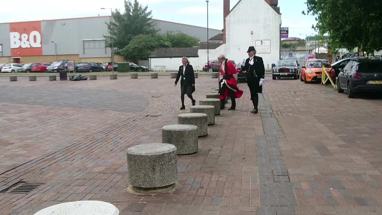 Judges fanfare