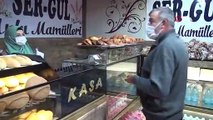 Antalya Serik'te bir fırıncı ekmeğe zam yapmadı, kapısında kuyruk oluştu