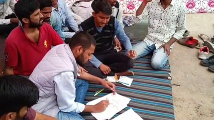 खून से खत लिखकर की छात्रसंघ चुनाव की मांग