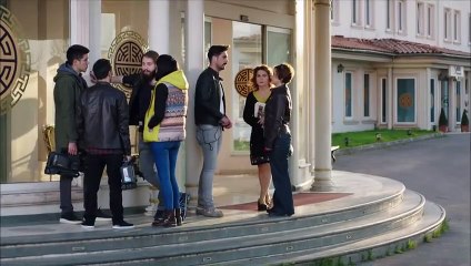 LA SRA FAZIYET Y  SUS HIJAS - 8