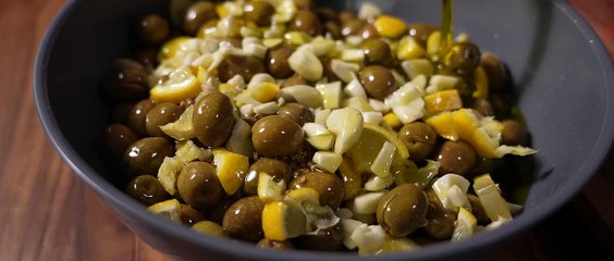 الزيتون: حقائق غذائية وفوائد صحية