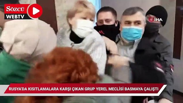 Rusya'da kısıtlamalara karşı çıkan grup yerel meclisi basmaya çalıştı