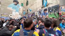 Festa per Maradona ai Quartieri spagnoli con i tifosi del Boca