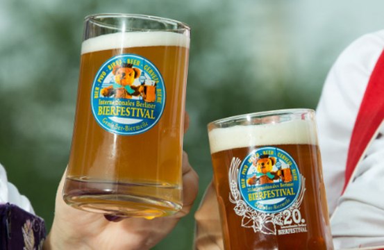 Drinking four pints of beer or small glasses of wine raises dementia risk