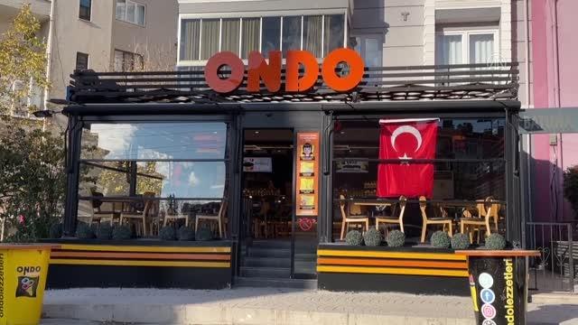 Tatlılar Kadına Şiddete Sıfır Tolerans yazılı ambalajla satıldı