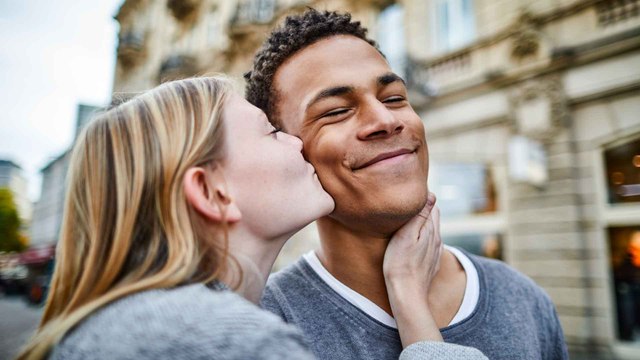 Liebeshoroskop Dezember 2021: Romantische Stunden zu zweit