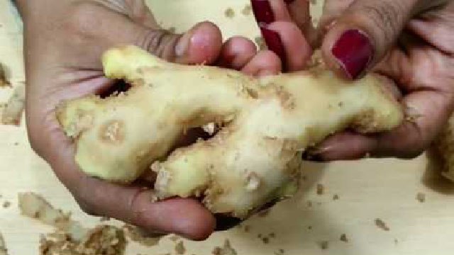 Ginger के छिलकों के फायदे जानकर हो जाएंगे दंग | Benefits of Ginger Peel | Boldsky