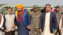Moments when Navjot Sidhu shows love for Pakistan