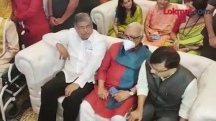 सकाळी दंड थोपटले दुपारी गळ्यात गळे