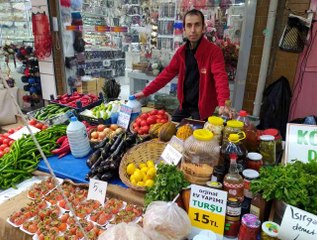 Fotoğrafçılığı bıraktı, "organik pazarcı" oldu