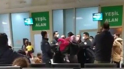 "Selamımı neden almadın" dedi, doktorun üstüne yürüdü