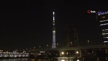 Dünyanın en yüksek ikinci kulesi SkyTree yeni yıl öncesi ışıklandırıldı