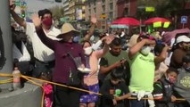 Miles de mexicanos celebran el 111º aniversario del Día de la Revolución de México
