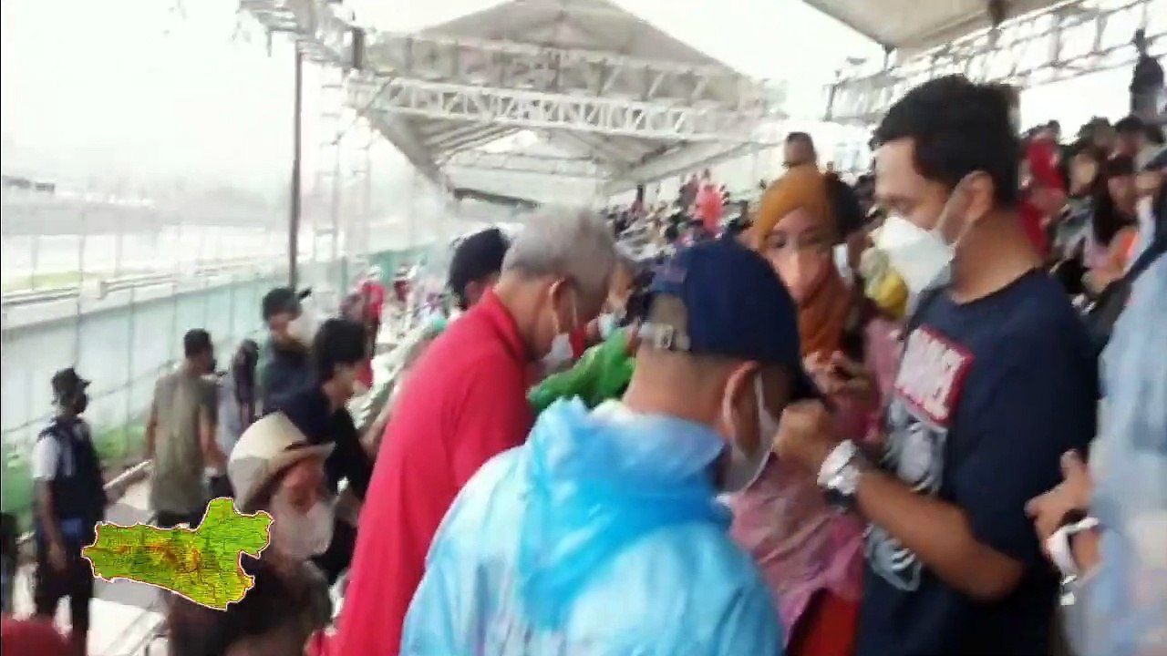 Gubernur Ganjar Datang ke Sirkuit Mandalika diserbu Penonton