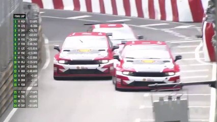 TCR Macau 2021 Race 2 Crazy Finish Leader Ma Puncture Causes Zhang Lo Battle Win