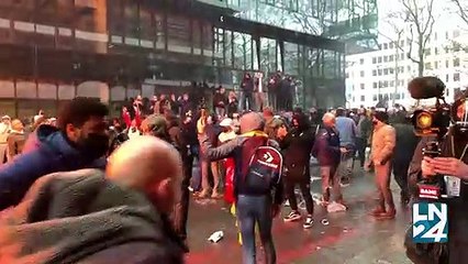 Crise sanitaire : Regardez les incidents cet après-midi dans les rues de Bruxelles ou des dizaines de milliers de personnes manifestent aux cris de "Liberté" !