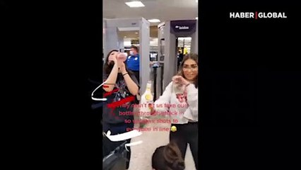 İçkileri uçağa sokamayan yolcular, havalimanında "parti" düzenledi