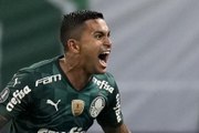 Torcedor paga promessa e dá nome do filho em homenagem a ídolo do Palmeiras