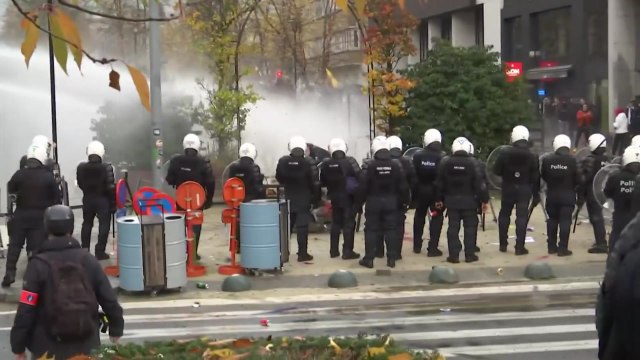 벨기에, 코로나19 제한조치 항의 시위...3만 5천여 명 참여 / YTN