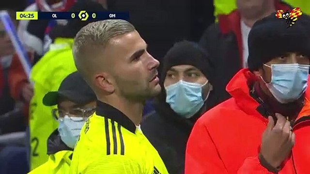 OL-OM : Payet reçoit une bouteille en pleine tête, l'Olympico arrêté !