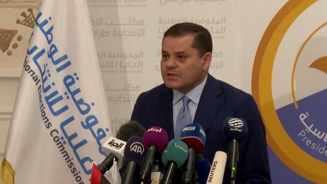 عبد الحميد الدبيبة يقدم وثائق ترشحه للانتخابات الليبية