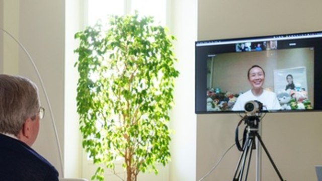 Reaparece la tenista china Peng Shuai, pide que se respete su privacidad