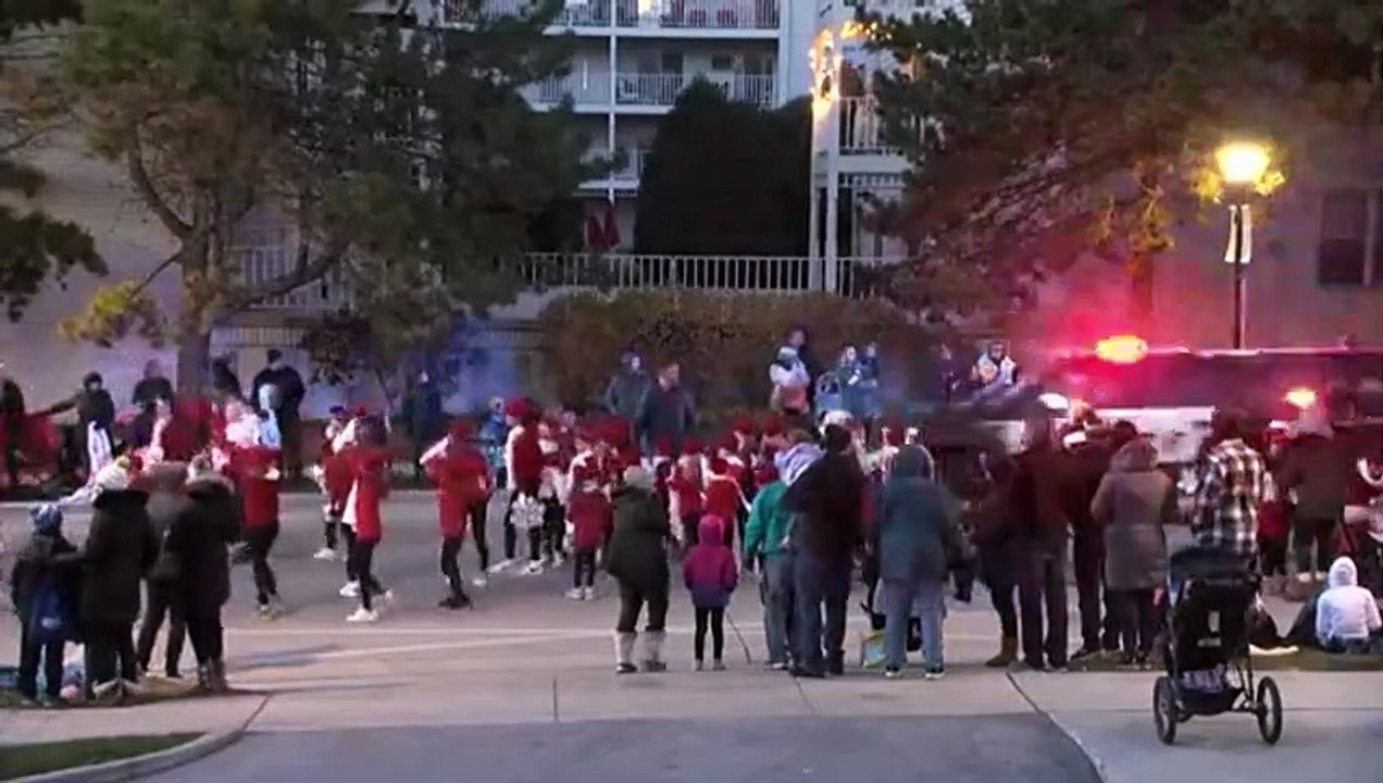 SUV-Fahrer rast in Weihnachtsparade in Wisconsin: 5 Tote und 40 Verletzte