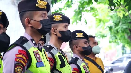 Polda Jateng Operasi Zebra Candi dengan Bagikan Masker