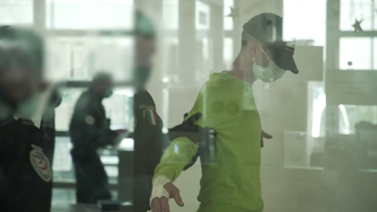 "Clandestins: la vérité sur les expulsions": au...