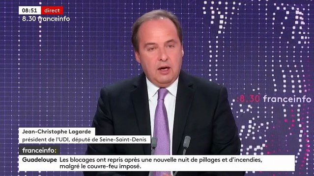 Extrait de la matinale de France Info avec comme invité Jean-Christophe Lagarde. C'est durant cette interview qu'il a déclaré que Charles Pasqua tirerait une balle dans la tête d'Eric Zemmour.