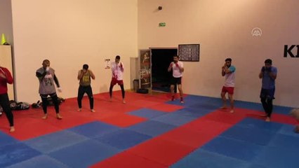 Kick boksçu kardeşler büyük başarılar peşinde