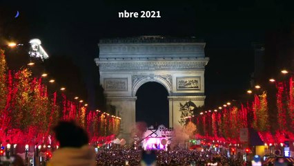 A Paris, les Champs-Élysées illuminés par Clara Luciani