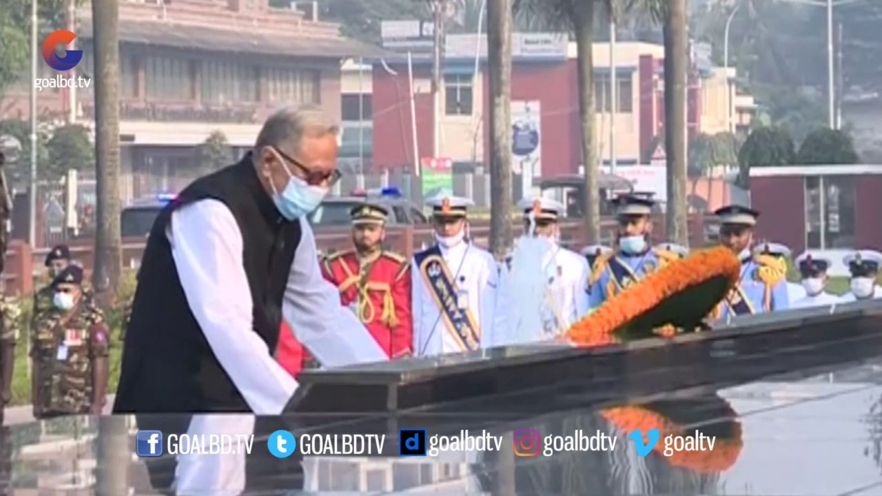 শহীদদের প্রতি শিখা অনির্বাণে রাষ্ট্রপতি-প্রধানমন্ত্রীর শ্রদ্ধা