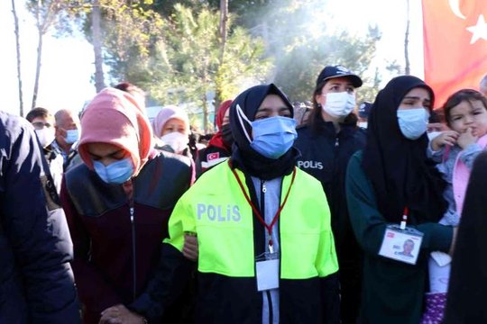 Son dakika haberleri | Şehit Polis Yusuf Ceylan'ın evinin önünde helallik alındı