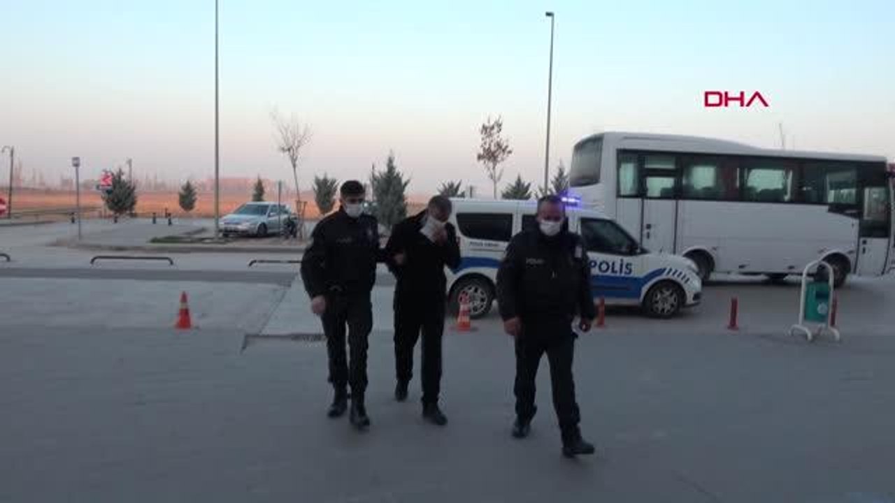 UYUYAN EŞE BIÇAKLI SALDIRI; KIRILAN KISMI VÜCUDUNDA SAPLI KALDI