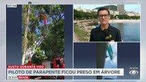 Mais um acidente com parapente em menos de uma semana, no Rio de Janeiro. O piloto ficou preso em uma árvore.